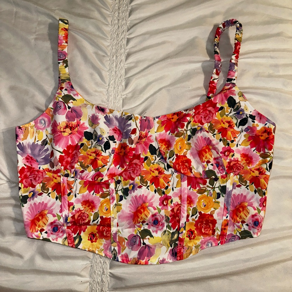 ‼️SOLD‼️ SHEIN Floral Cropped Tank